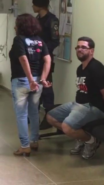 sinprodf's tweet photo. Professor Gabriel Magno e Professora Meg Guimarães.
#CaloteNão 
#RespeiteSouProfessor https://t.co/AAegbUVkJE