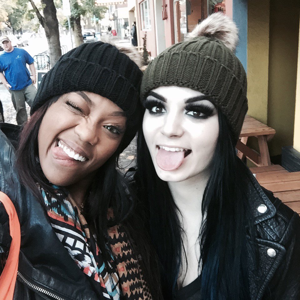 VIX_CROW's tweet image. 🍫 #NationalChocolateDay w the boo #vanillachocolate @RealPaigeWWE