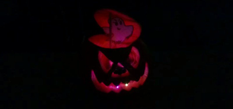iamhalloweencom's tweet photo. Animated Jack-o’-Lantern Really Connects https://t.co/KGfmNMwWhS https://t.co/WQf9WoC1yL