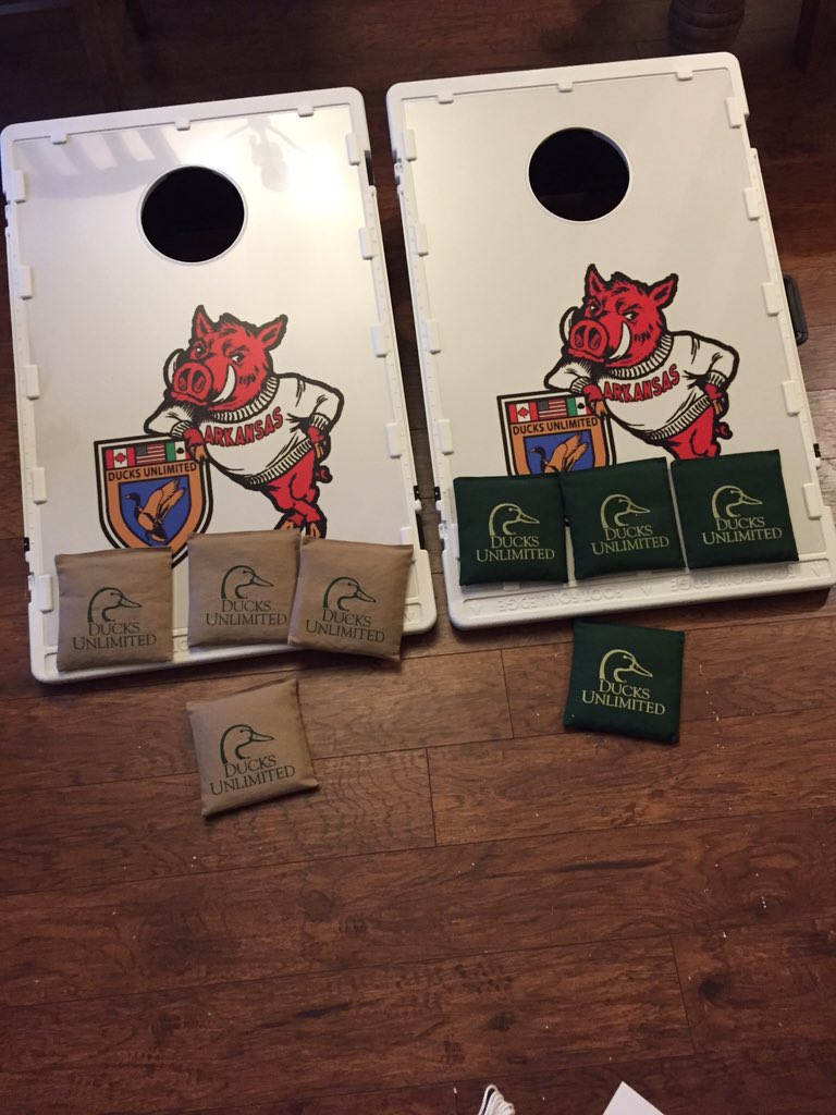 UAducks's tweet photo. Thanks Baggo for the awesome DU game. Come and get November 5th at Pratt Barn https://t.co/f3IaZarvf1