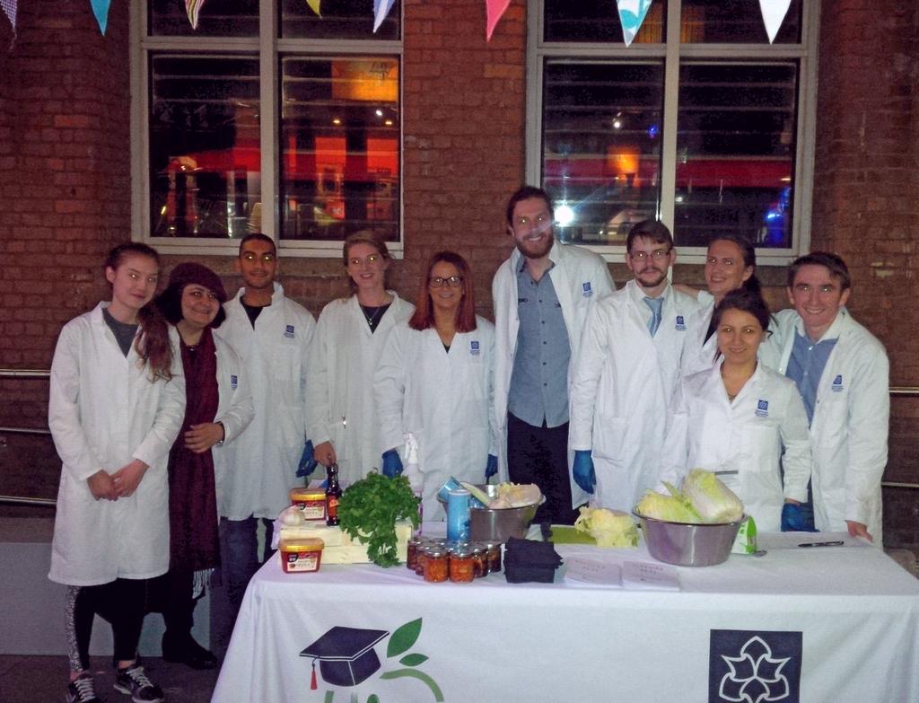 FoodcodeUk's tweet photo. Just the best bunch of people,  #science #food #students @msimanchester  @MetMUnch #before #pic https://t.co/2dsogJD0v3