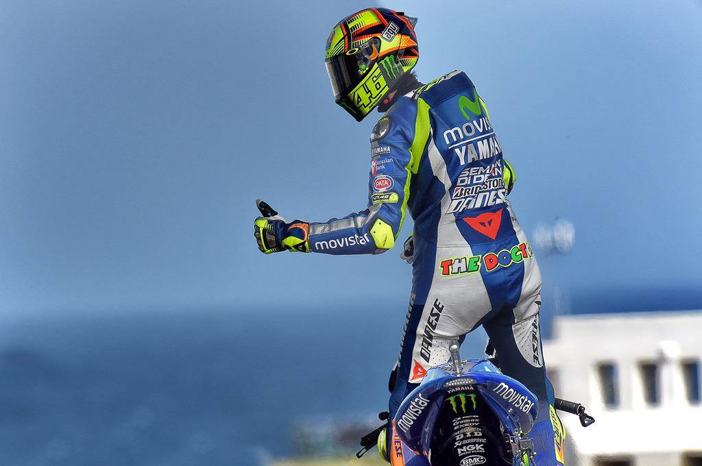 AxLMotta's tweet photo. #iostoconVale La M1 no corre sola, el gas somos tus hinchas que te apoyan y la ilusión de un nuevo título.☀VR46🌙 https://t.co/3hD52tSaJ5