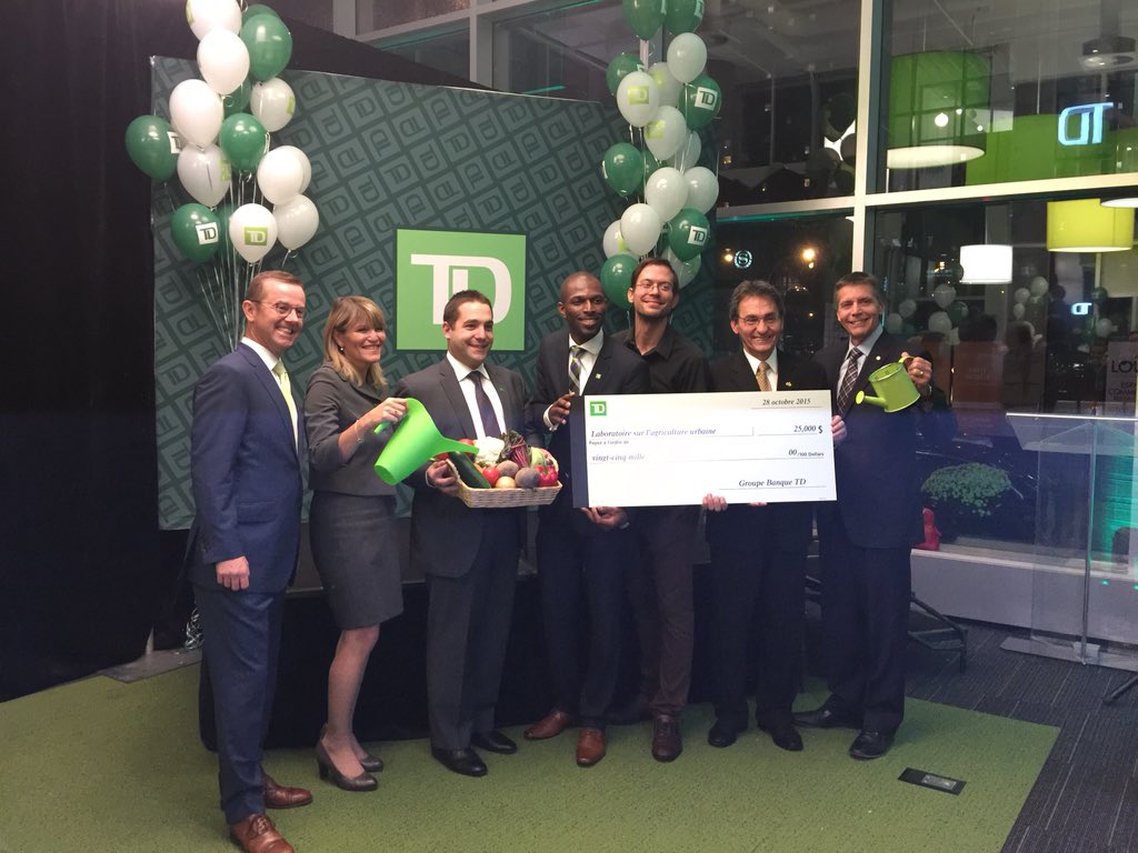 Fabulous donation from <a href="/TD_Canada/">TD (Canada)</a> to Laboratoire sur l'agriculture urbaine @ThomasDyck_TD <a href="/mitch_michaud/">Mitch michaud -TD</a> <a href="/tcapoto/">Tony Capotosto</a>