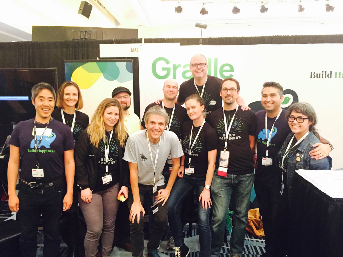 gradle's tweet image. The #JavaOne2015 #Gradle team #buildinghappiness