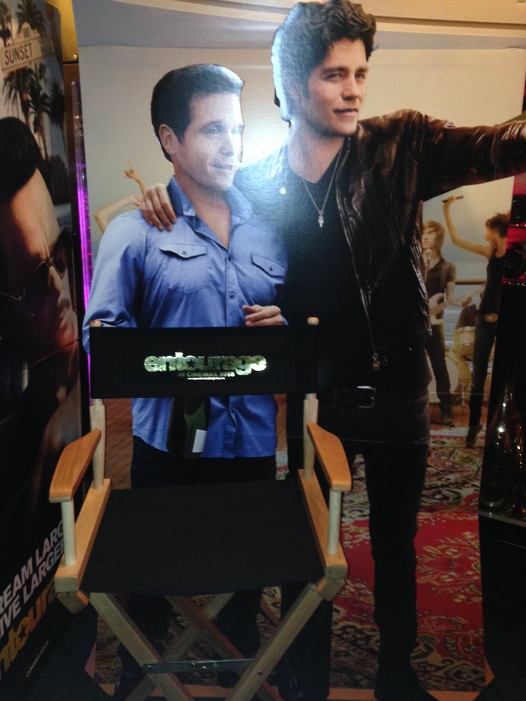 ZOO's tweet photo. .@WarnerBrosUK's @entouragemovie is incredible - it's out on DVD now in the UK! Highly recommended #EntourageVIP https://t.co/4lEA3AHMtM