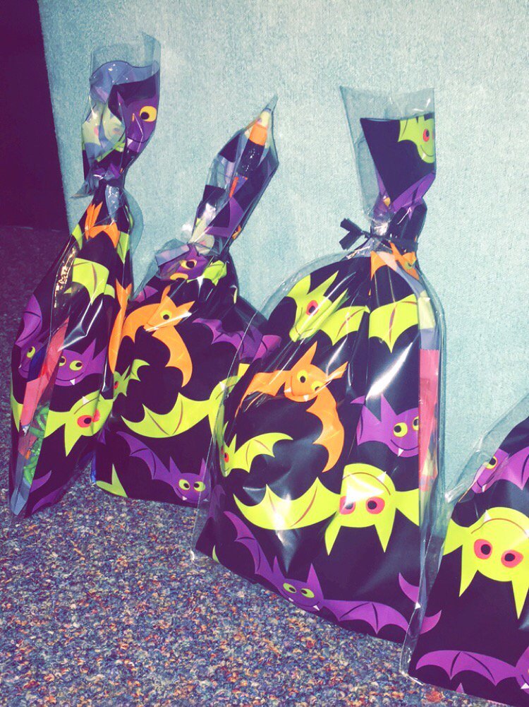MsHannahsWorld's tweet photo. Get ready for some spooky treats tomorrow! 👻🕸🎃 https://t.co/kt5GLNRhNG