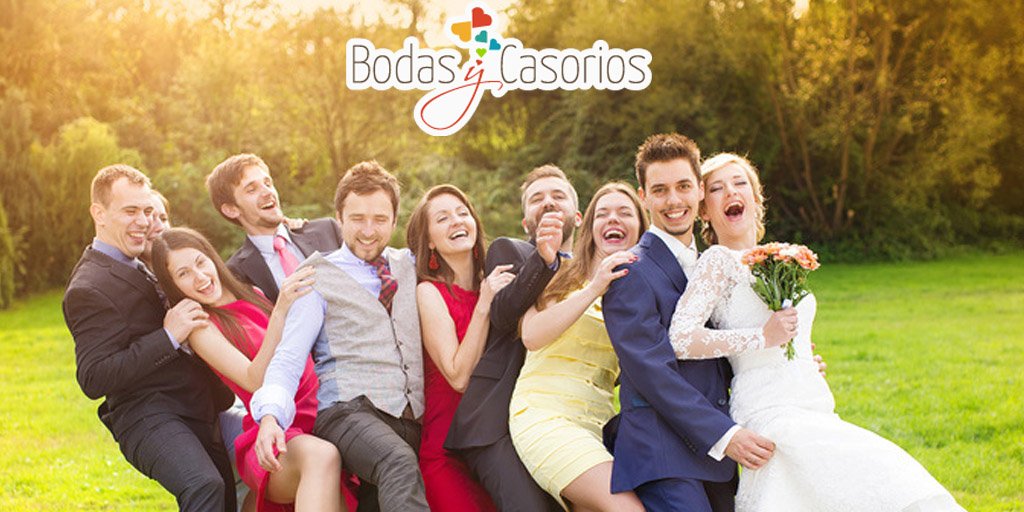 ¡Y que tal si salimos todos a bailar!¿Sabes que es un matrimonio cumbianchero? Descúbrelo en bit.ly/1Gu1kUu
