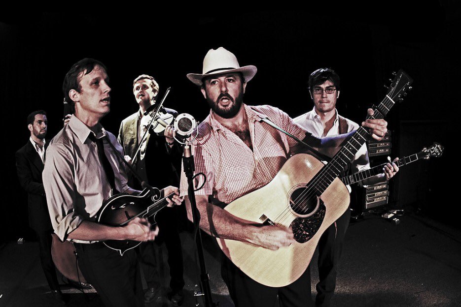 BreedersCupFest's tweet photo. Town Mountain &amp; the Travelin' McCourys are pickin' and grinnin' tonight at @kentuckyale stage! #BCFLEX #BC15 https://t.co/EqHc57tSbp