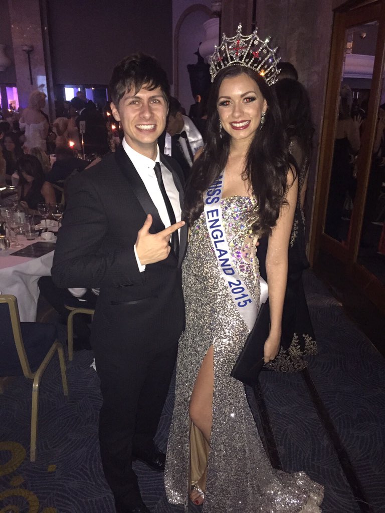 missenglandnews's tweet photo. #MissEngland2015 @LLAwards @HiltonHotels Park Lane thanks @StudioMGHair just met Sinitta &amp; Ben Hanley magician 👑💋 https://t.co/peQRE1TG6L