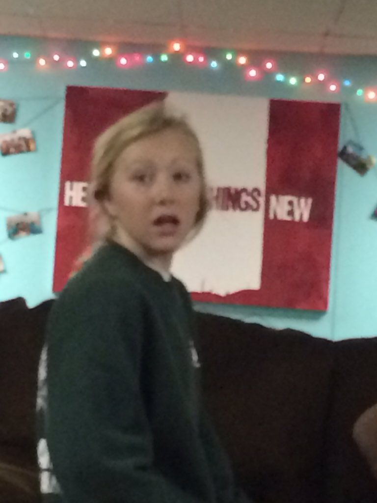 chloeanndyer's tweet photo. When someone eats the last piece of pizza @gkneels https://t.co/OwEkFNH1vv