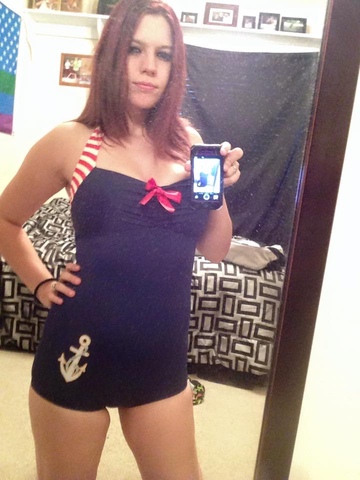 TeaseKelly tweet picture