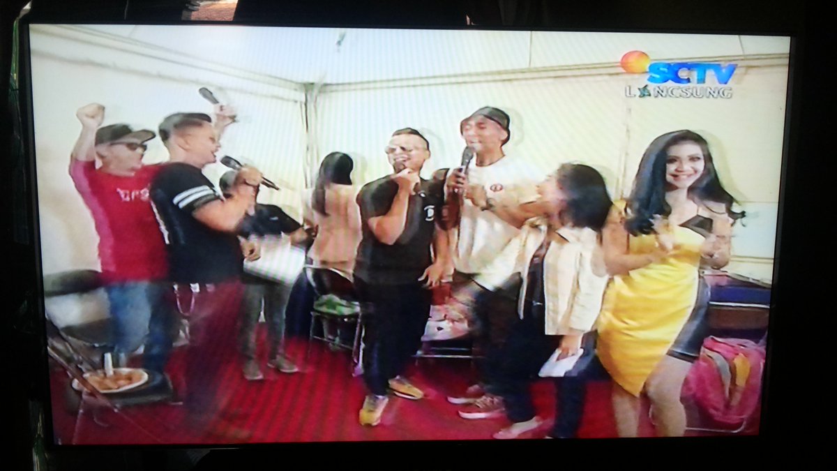 Heiiiyyy,,, <a href="/2racunYS/">2RACUN YoubiSister</a> <a href="/ginayoubi/">gina youbi</a> <a href="/InboxSCTV_/">Inbox SCTV</a> 😍😍😍  #fanster