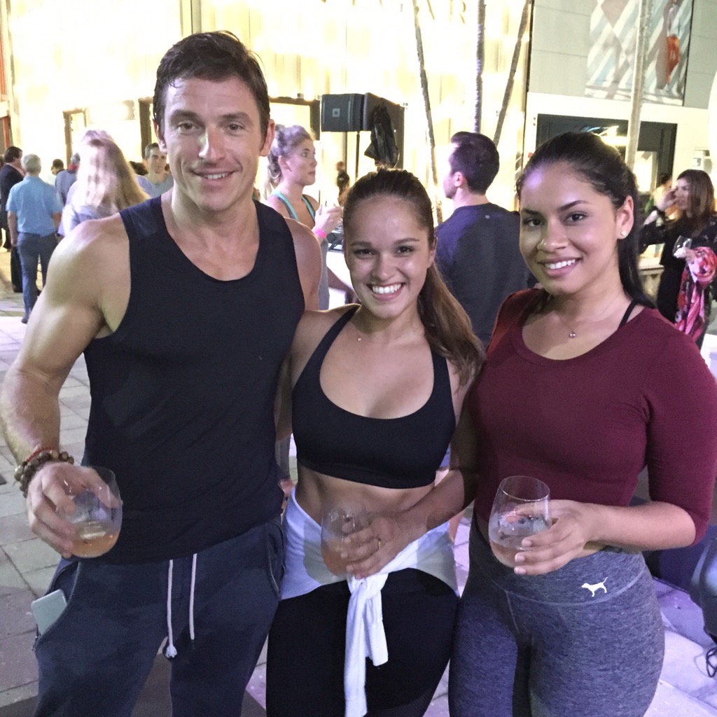 yogartevent's tweet photo. Best way to cool down after a sweaty yoga flow? With a glass of #thewhisperingangel, of course. #yogartevent https://t.co/O5mVM6UUxg