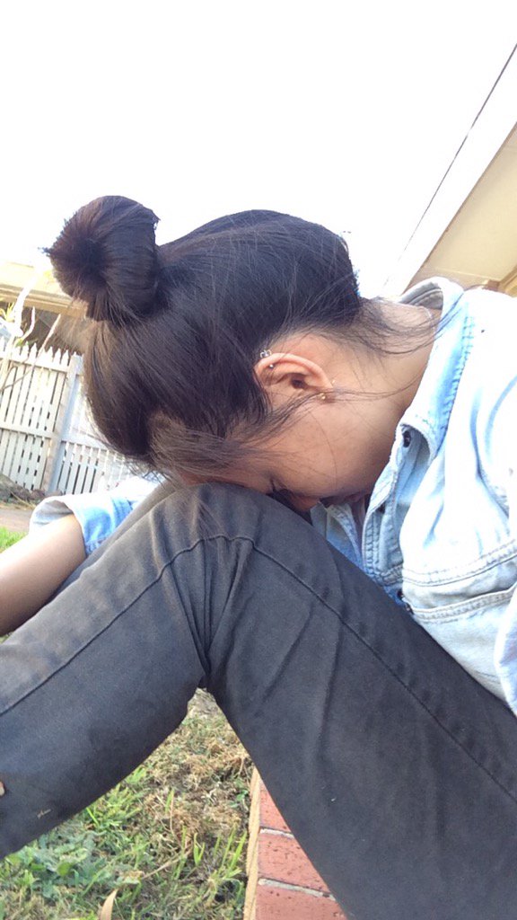 Nvncy's tweet photo. Sometimes I just wanna be alone. Somehow it makes me feel better. #avoidreality https://t.co/qFVbPidCSn