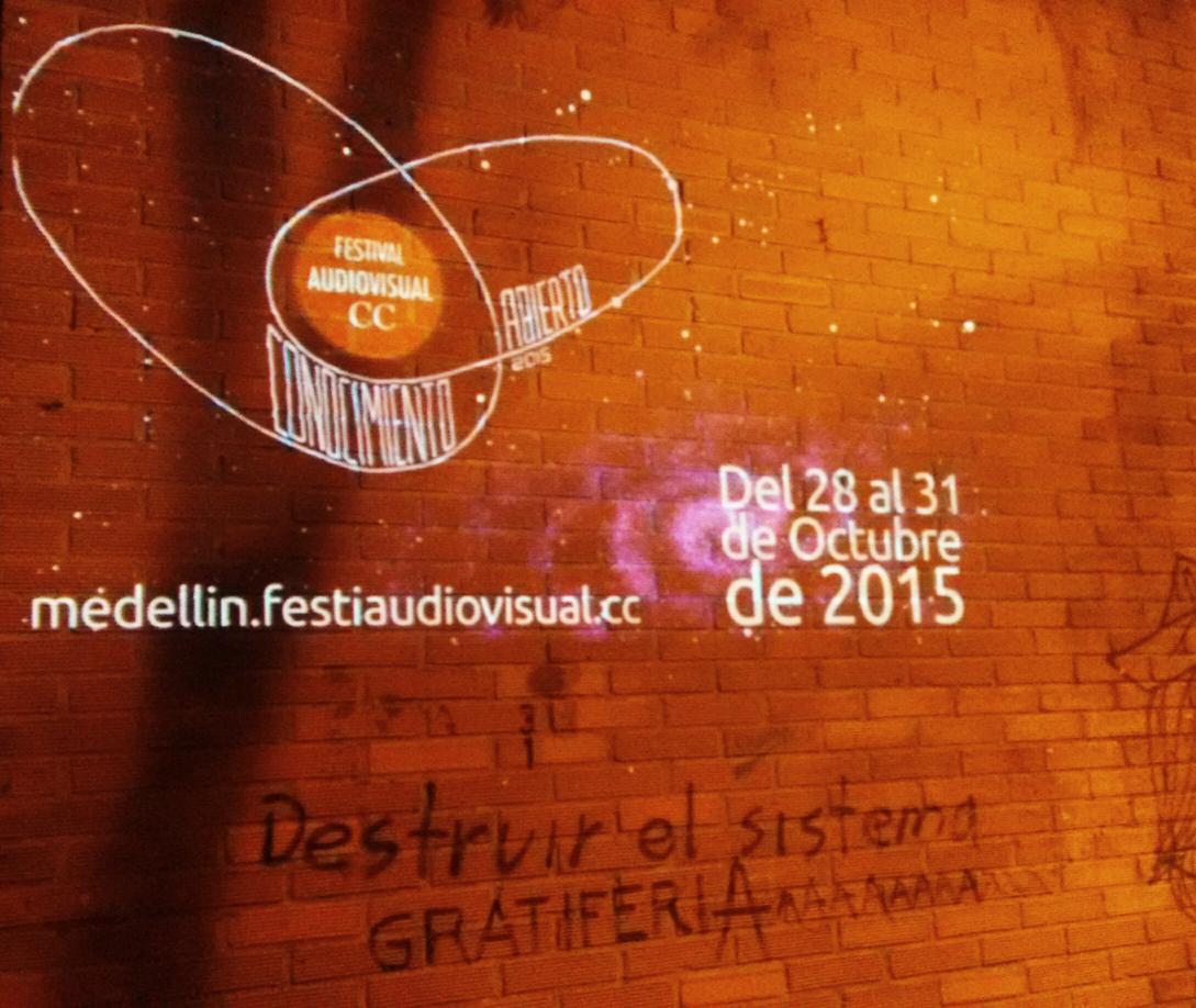 alejandroangel's tweet photo. Empieza "Miradas: Retratos sin techo" película inaugural del @FestiCCMed en el Parque Carlos E. Restrepo. https://t.co/VLSBjPRz4S