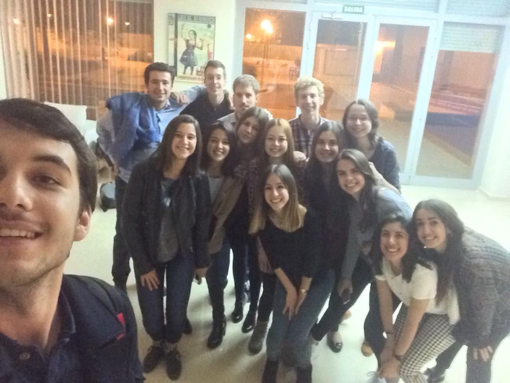 AzailaCMU's tweet photo. Primera reunión de Consejos ¡¡ Esto pinta muy bien!! #SelfieDecanos #Azaila https://t.co/8FsWi1IXs4