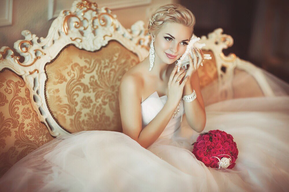 sensiblebride's tweet photo. #SensibleBride #bride #love #wedding #weddinggown #weddingflowers #bridalaccessories #bridalstyle #bridalfashion https://t.co/fGcbCvwzbM