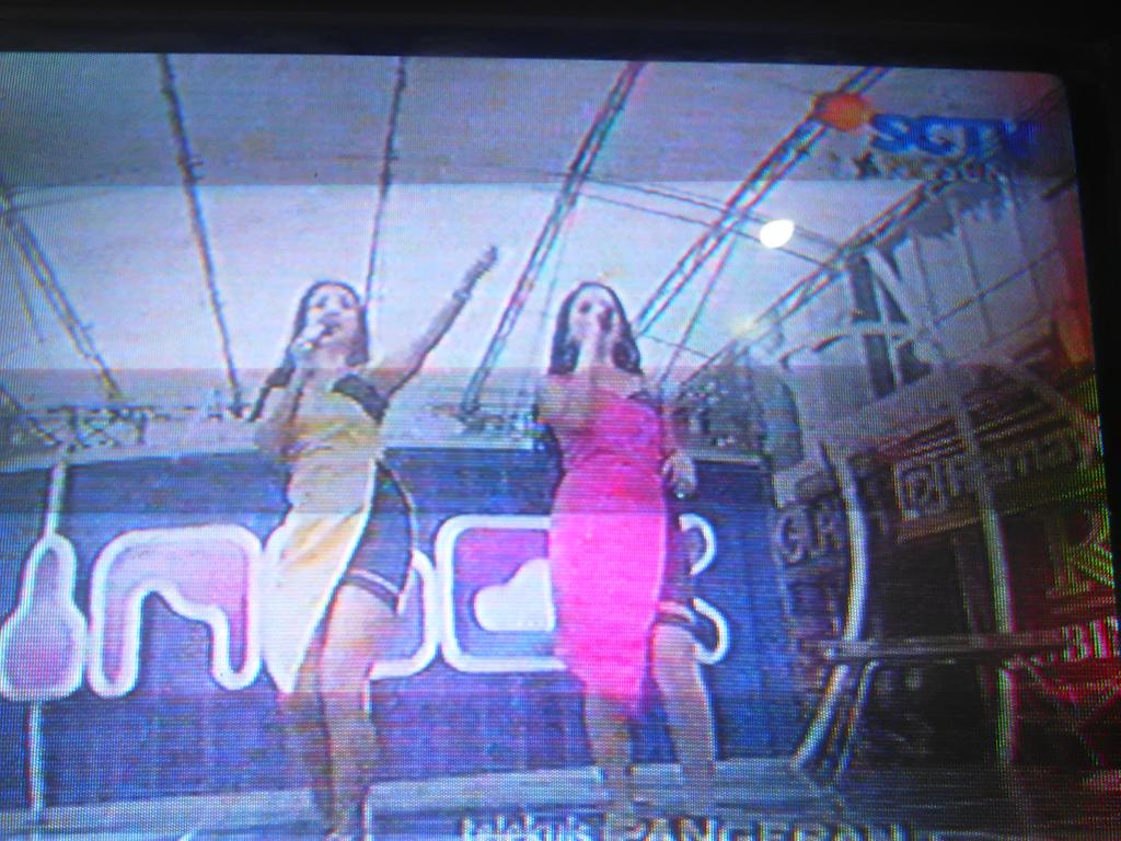 Merinding Heeiiyy nih liat <a href="/2racunYS/">2RACUN YoubiSister</a> cantik2 sekali <a href="/ginayoubi/">gina youbi</a> <a href="/Gitayoubi/">Y O U B I Sister</a> di <a href="/InboxSCTV_/">Inbox SCTV</a>  😍 kostumenya jg ok banget👍