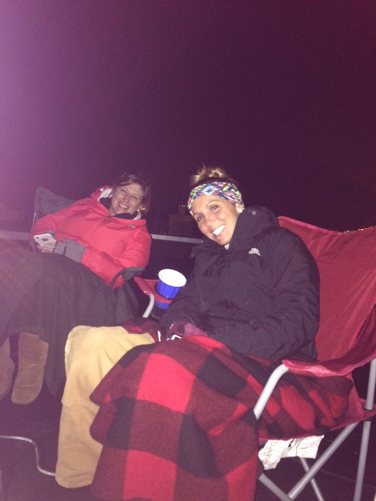lasallerooftop's tweet photo. Staying warm!!! Sell your tickets!!!! https://t.co/bTO4KJrUvx
