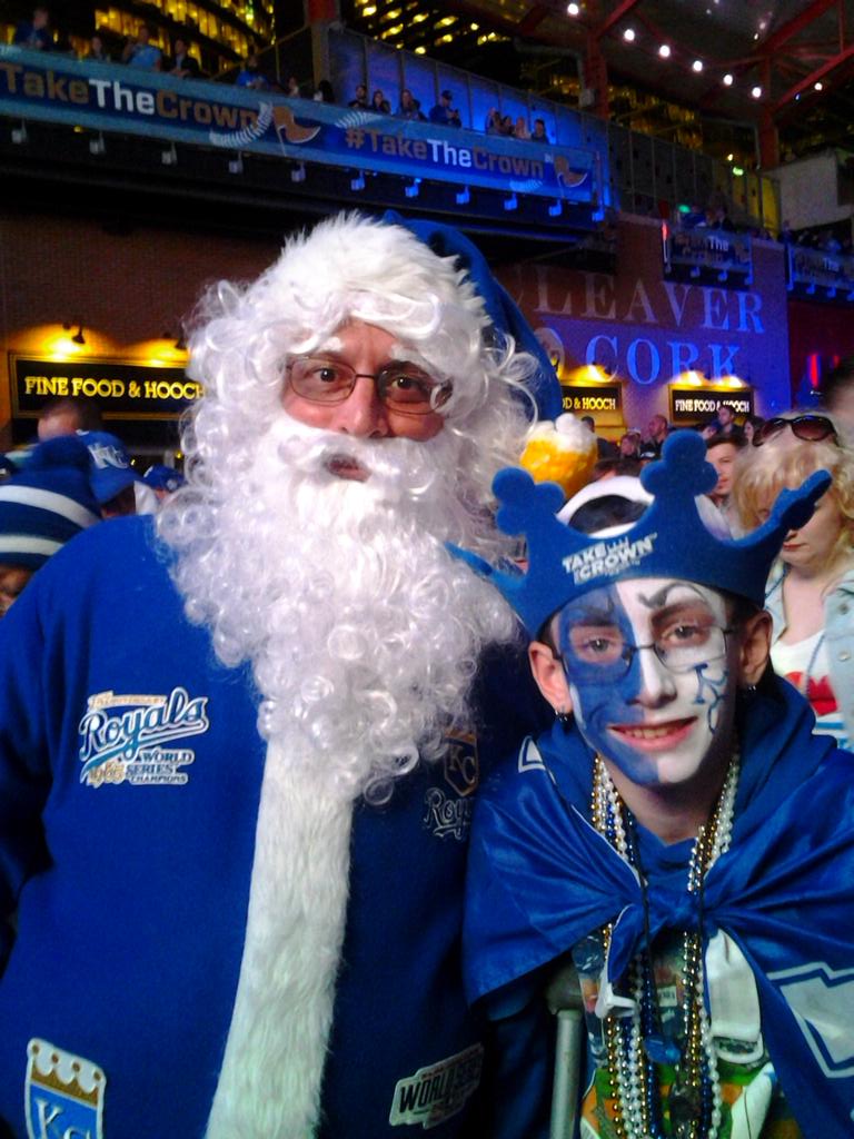 samborafan1978's tweet photo. Jaydon with santa. Santa is real & a Santa is a fan of the @Royals! #ForeverRoyal #KCTrueBlue #KMBC https://t.co/ZDYtqqgBKB