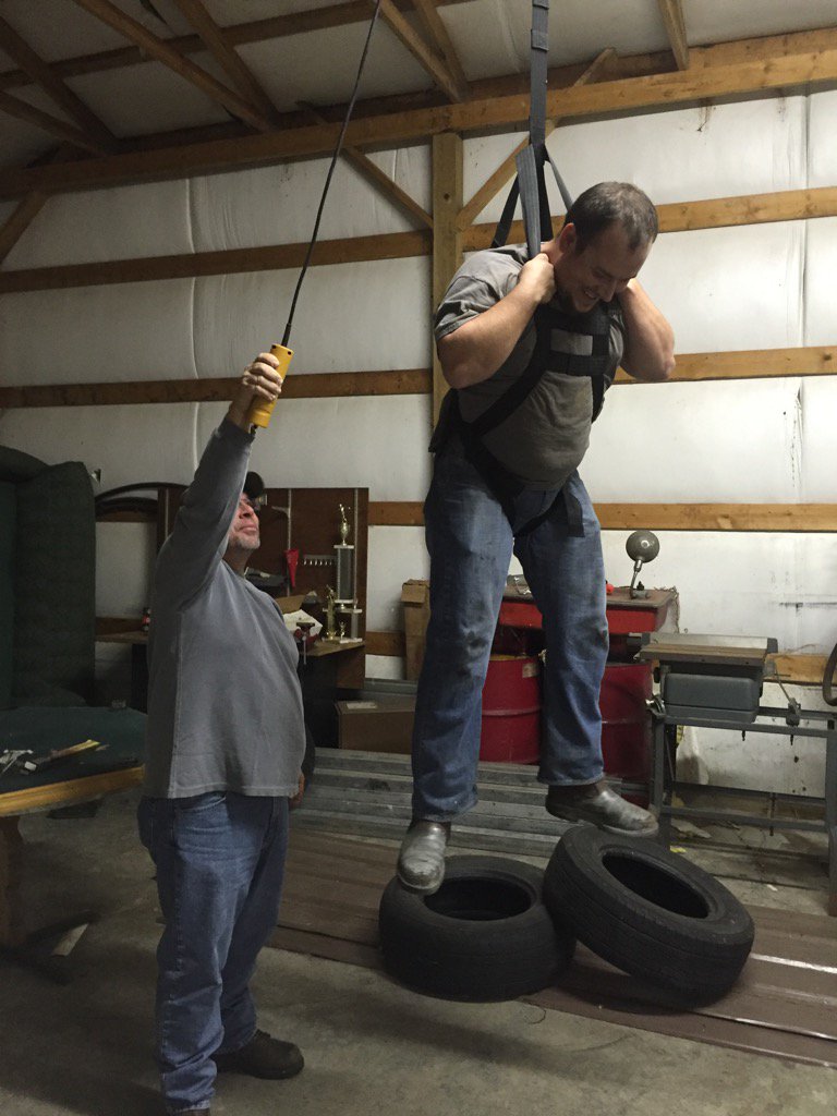 1fulldraw's tweet photo. Deer hanger works!!! https://t.co/PkePrenjxD