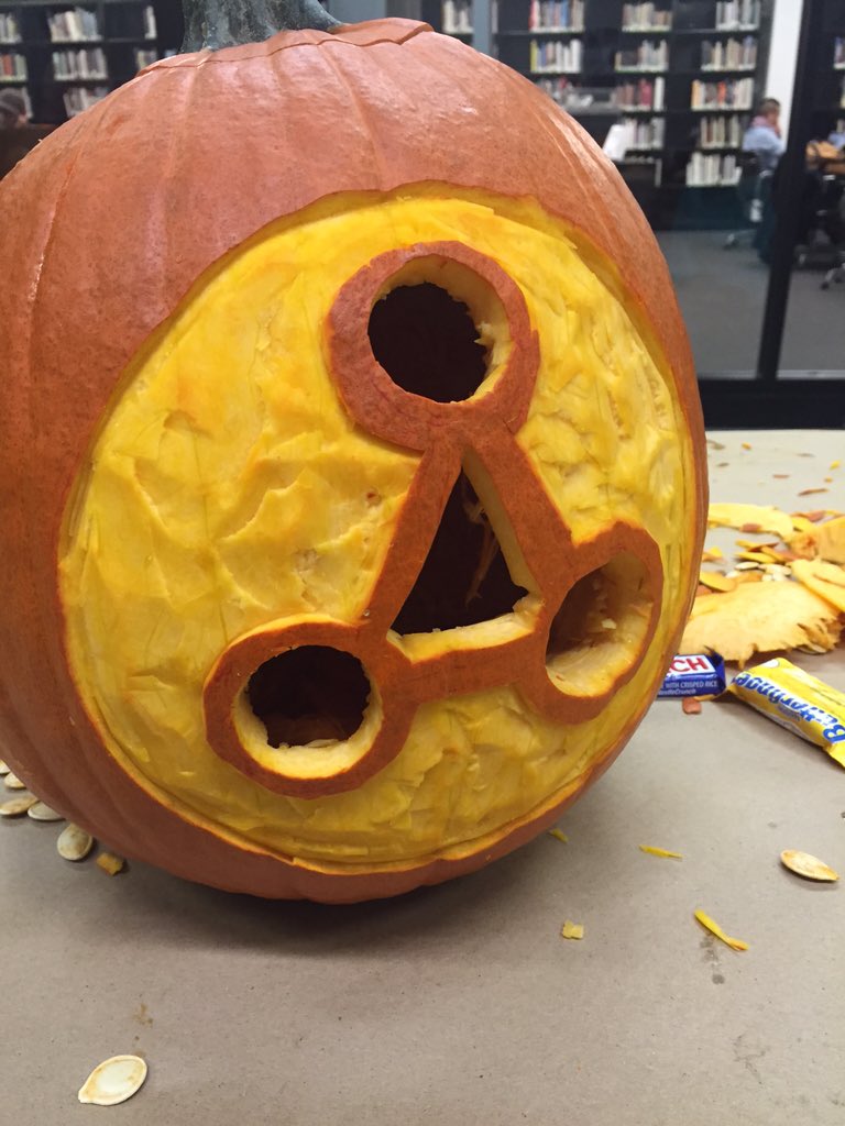 iitAIAS's tweet image. .@AIASorg pumpkin carved logo! #iitAIAS #AIASmwq