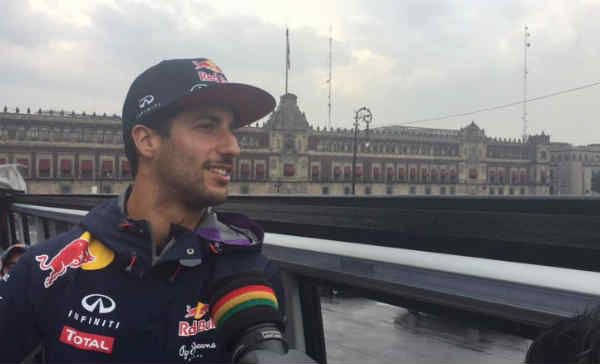 Daniel Ricciardo visita Garibaldi - CScdvI4W4AAss2B