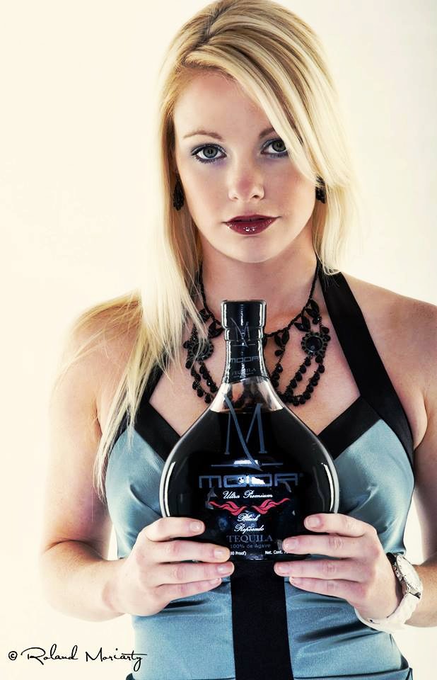 ModaTequila's tweet photo. The new kid in town, MODA Tequila Black Reposado https://t.co/1zOE2KNIrb