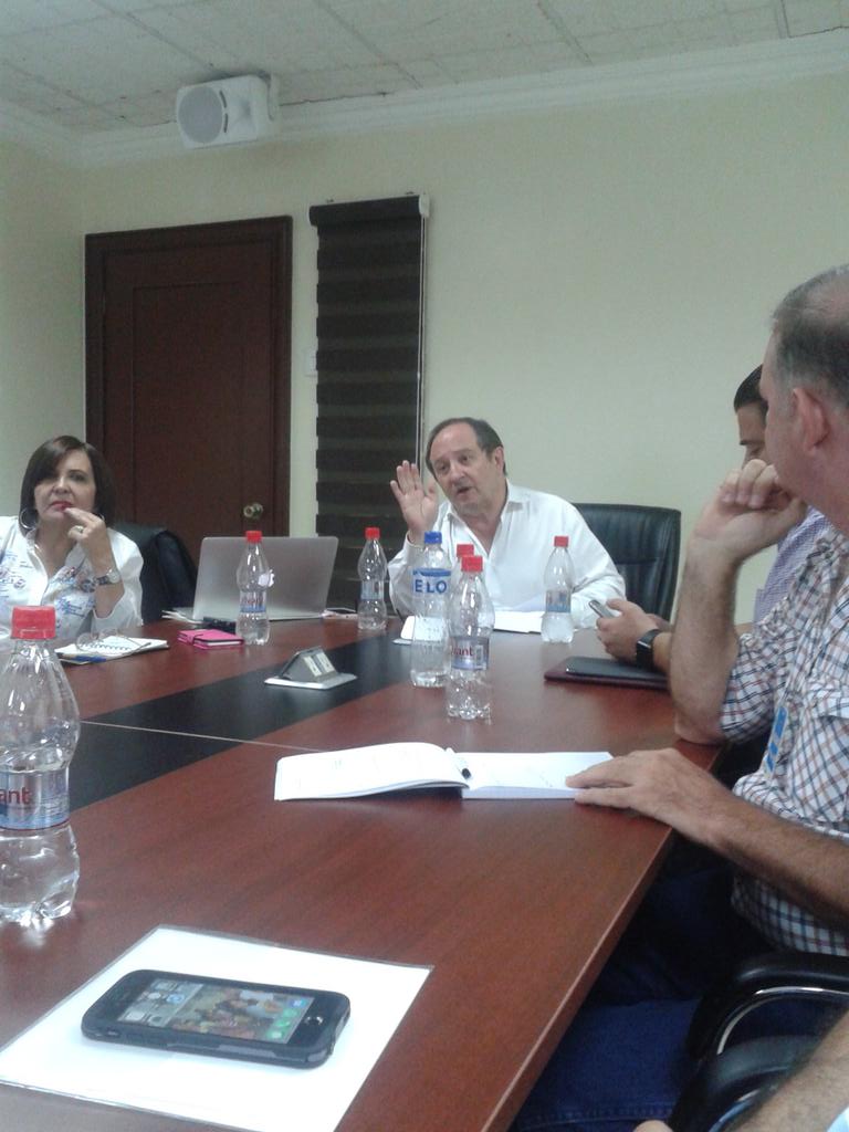 CibelesAtenea's tweet photo. Reunión Ganadera: -Se evaluó avances Abigeato ,Contrabando Frontera, Créditos Directos Ganadero/Ganadero, Brucelosis https://t.co/n8hBR8UjCy