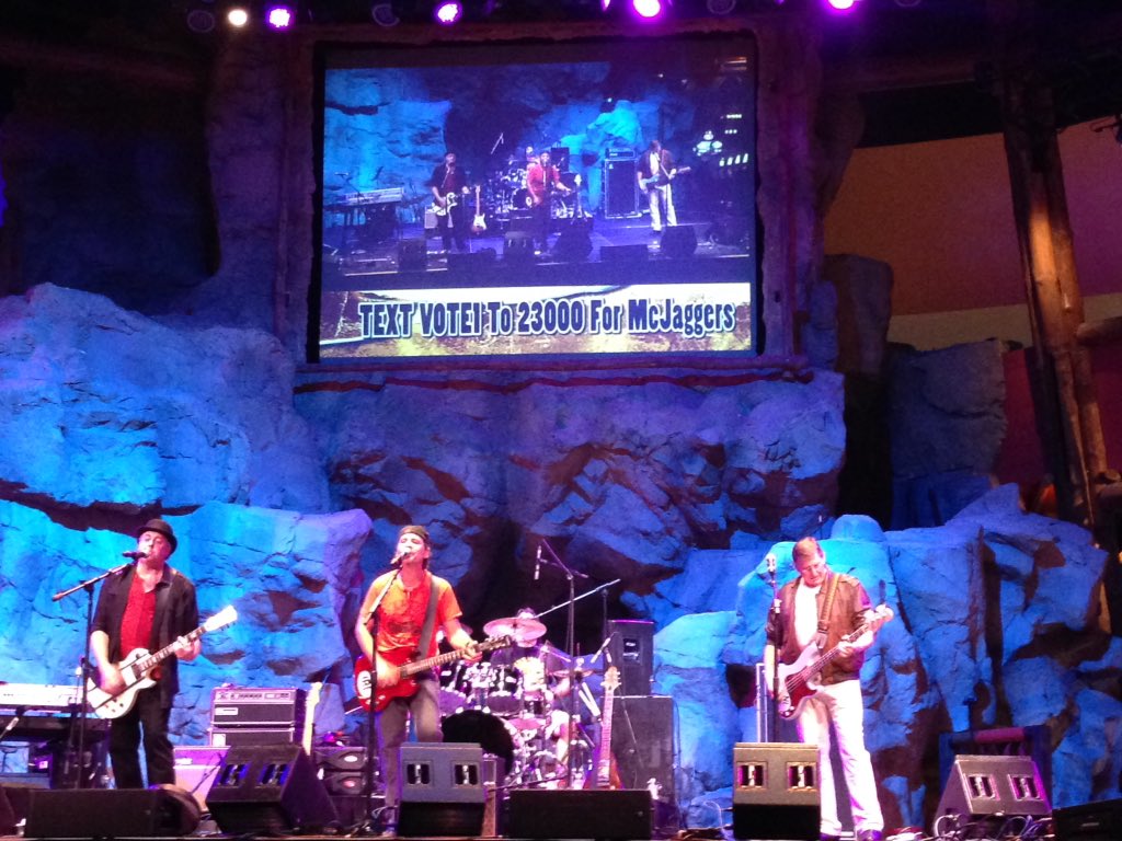Real_McKenna's tweet photo. Jammin' out in the #WolfsDen at @MoheganSun!!!! Happy to be here. Check out the #Text2Vote campaign! #redfishmedia https://t.co/Vq8Pera4NU
