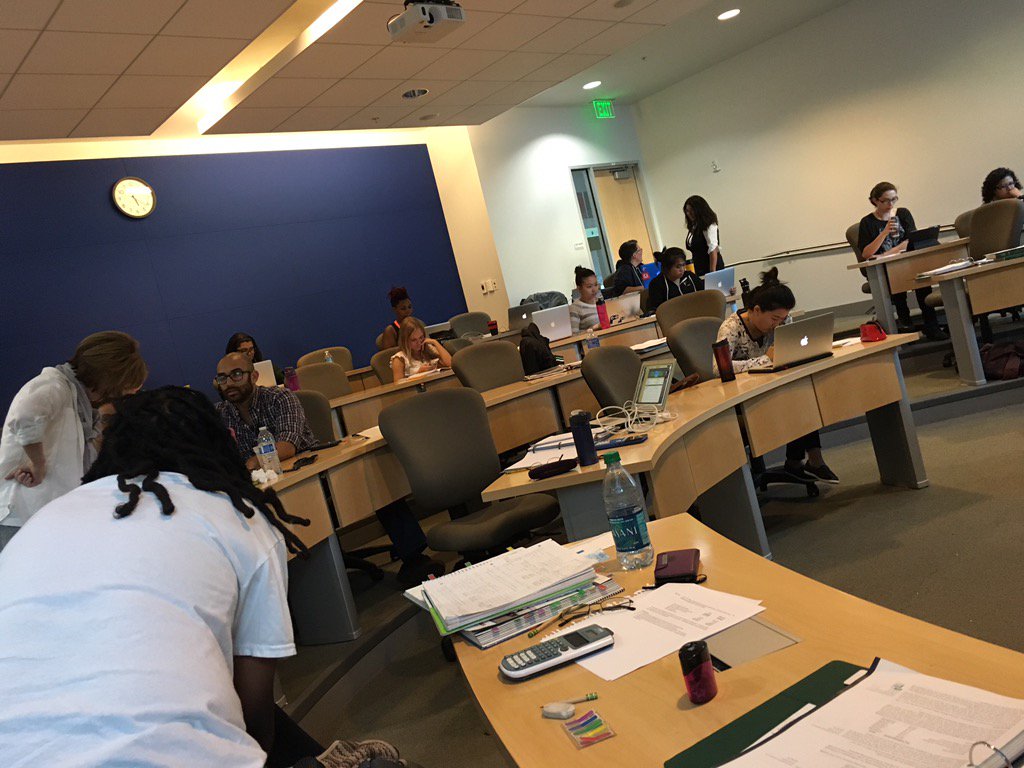 EricEBALDC's tweet photo. VITA Recruitment at Mills College with Professor Sheila Shain's Financial Accounting class #VITA #EBALDC https://t.co/U4HdC1z0YF