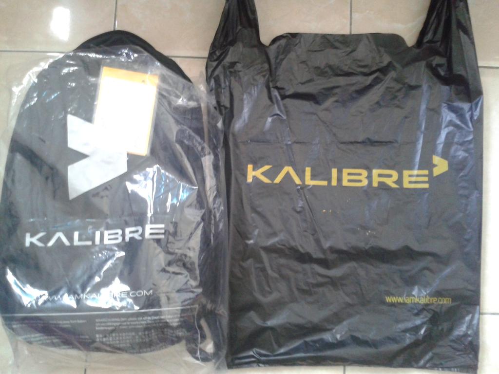 aku_idub's tweet photo. @iamkalibre barangny bagus tp bungkus pake tas kresek sablon yg seadanya kesannya jd produk setengah hati #sawojajar https://t.co/UcwVJevjUU