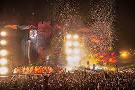 Podigyaudio's tweet photo. Um, @EscapeHalloween looks like the best party to be at this weekend! https://t.co/0za62c51Qz #partytilyoudie https://t.co/MkYNNhUoLB