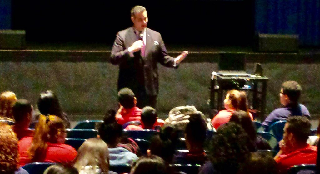 RichNegrin's tweet photo. "There is greatness in each of you!" Inspiring spending time w/ students of Pennsauken HS. #URtheFuture https://t.co/mkC9TEv0qu