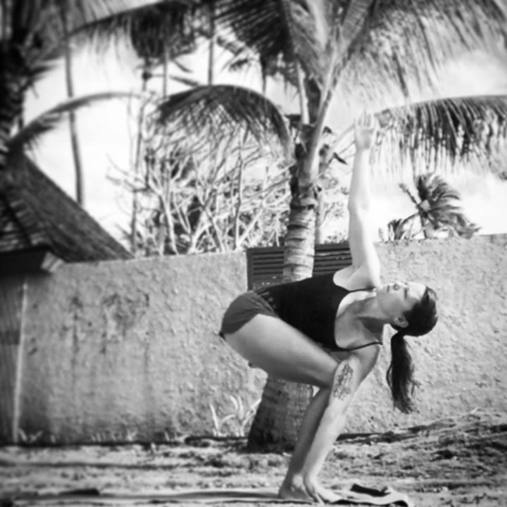 Erikajosaart's tweet image. Stay focus but relax, smile and have fun while practicing (not like me on that photo;)).
#yogalove #spinaltwist#smi…