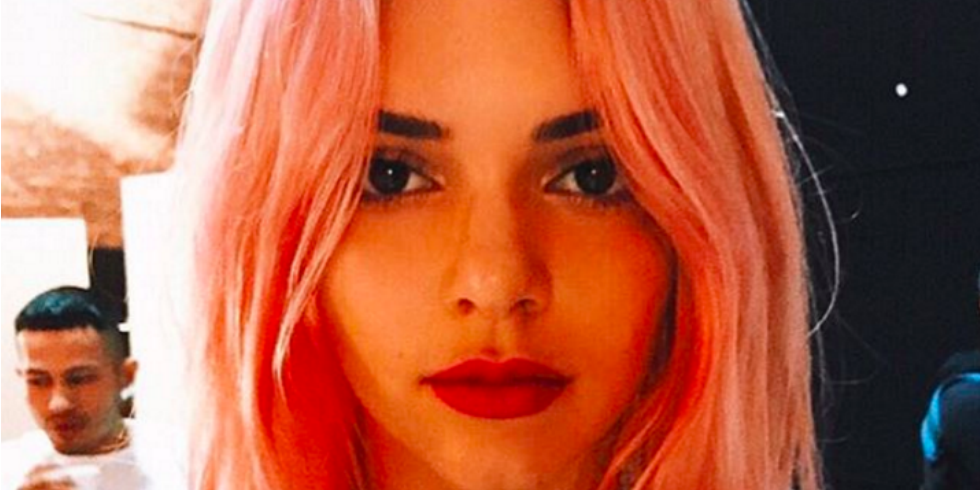 ELLEmagazine's tweet photo. .@KendallJenner opens up about her difficult struggle with acne: https://t.co/8Tl3kn62Li https://t.co/Vc747HaYRc