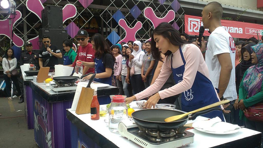 SCTV's tweet photo. #ChefInbox yang mana nih favorit kamu? @Noeey_Chibi @eriskarein0306 atau @soechee ? Gak sabar pengen ngicip #Nginbox https://t.co/8Z2VJCSO2J