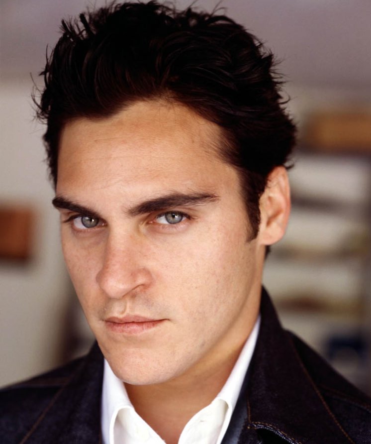 Happy birthday to Joaquin Phoenix
Feliz cumpleaños a: 