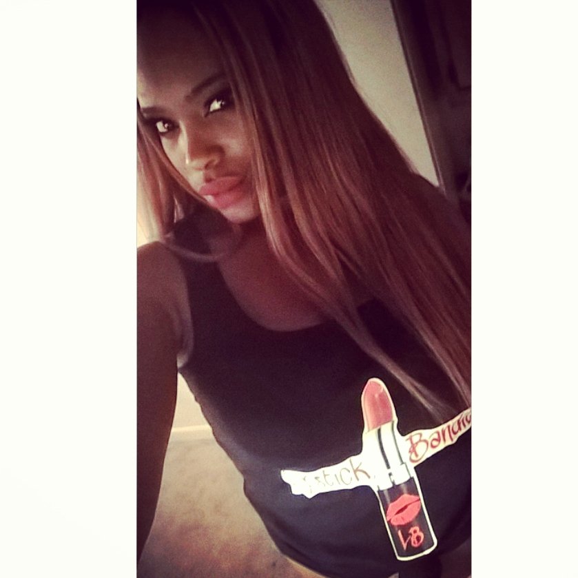 Frankiee___'s tweet photo. I am HER, she is ME !!! #LipstickBandit๐ https://t.co/ap35NZzxys
