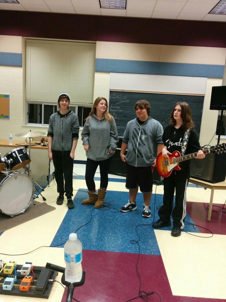FALLOFDAYBAND's tweet photo. Working on originals! https://t.co/9mD54bNJ8x