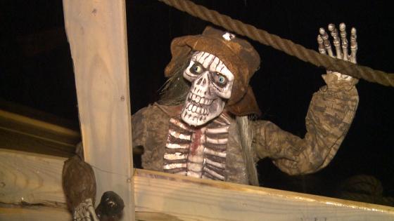 AMeyerWAOW's tweet photo. It may be snowing, but a house in Wausau is going all out for Halloween! I'll take you there tonight at 10! https://t.co/uMiF3ZQBPu