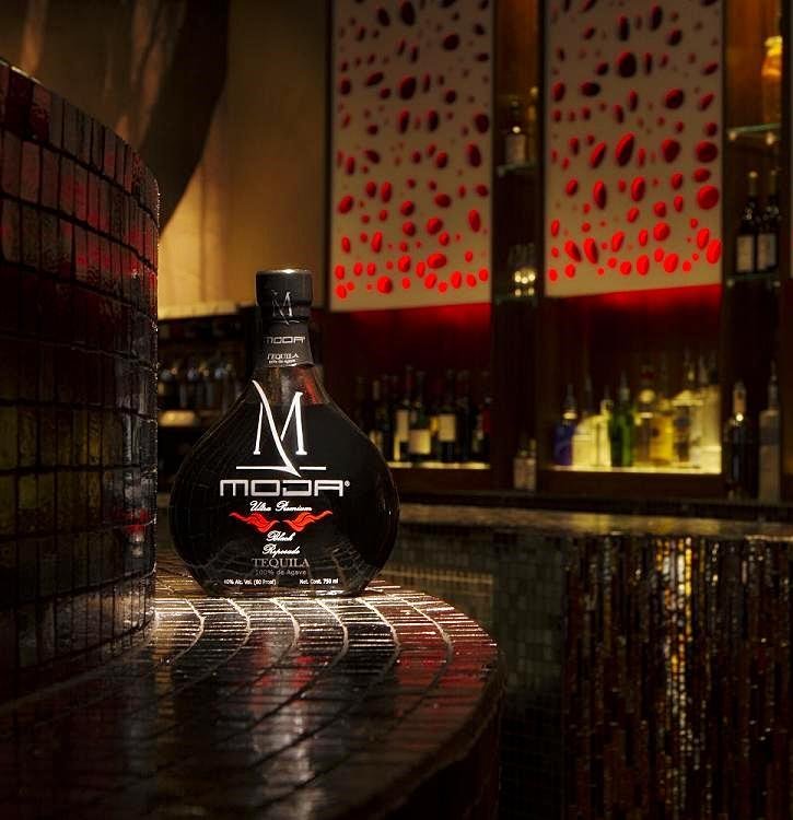 ModaTequila's tweet photo. Black Tequila
by MODA https://t.co/ktYN3VA2VI