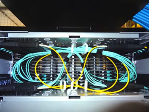 FScom_inc's tweet photo. MTP Connection. Usually for 40G and 100G. #cable #opticalequipment #Connection15 https://t.co/2Gb8MoaoZ8 https://t.co/eBrMMuF3vr
