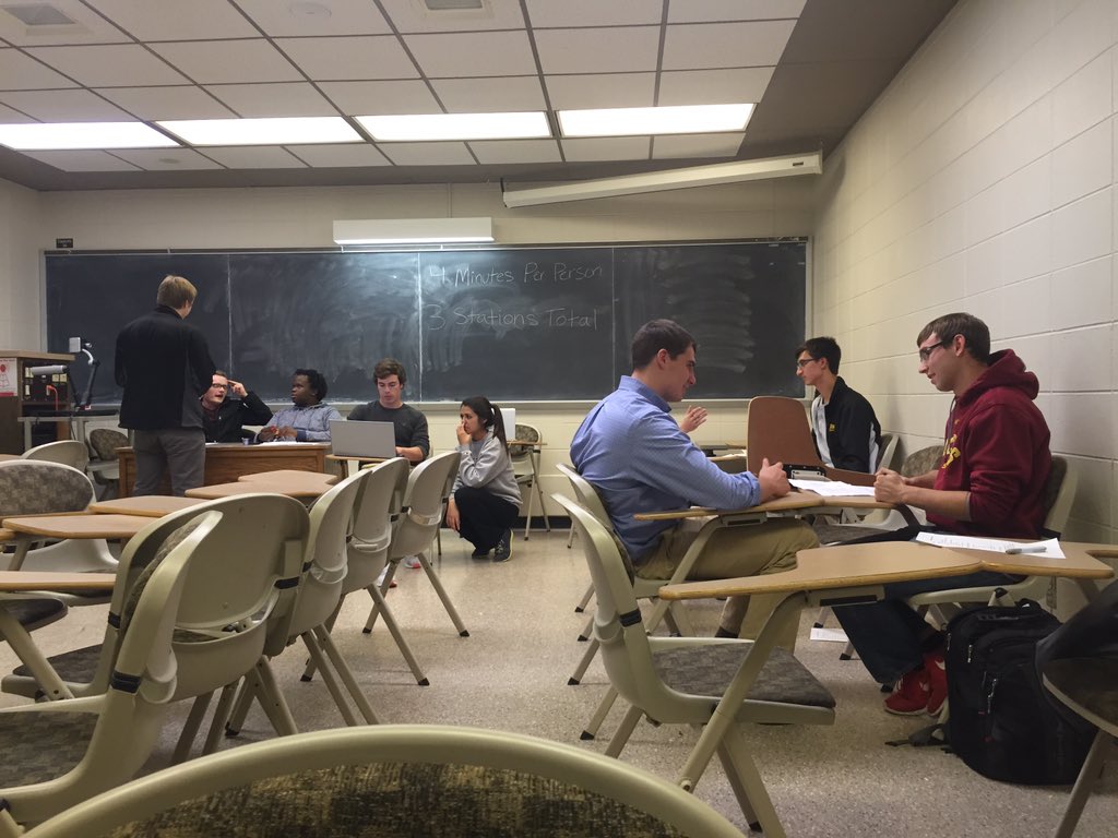 ISU_ELE's tweet photo. Students helps students in ELE's resume workshop. https://t.co/uWNRyqU1Rf