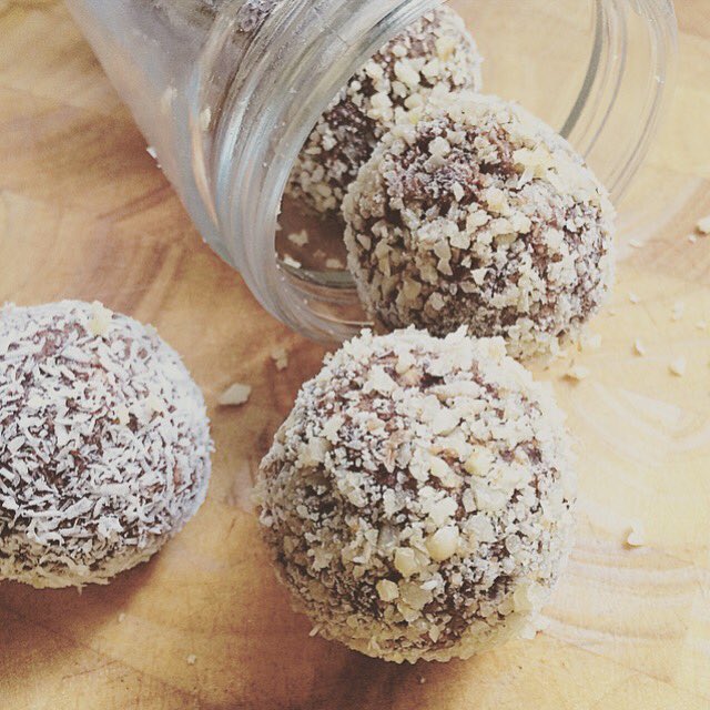 essence_group_'s tweet photo. We put @Natureswayau bliss balls to the test- yum! https://t.co/SKYb6GvVSh #superfood #blissballs https://t.co/HzMqN5eVVi