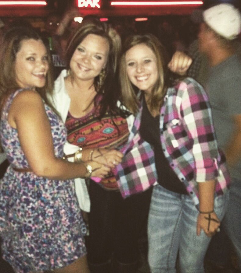 hrsmyres's tweet photo. Shout out to my favorites.❤️💜💖 I love em with all my heart thank you for everything Shelbzz and Yas https://t.co/o49ncoXrtg