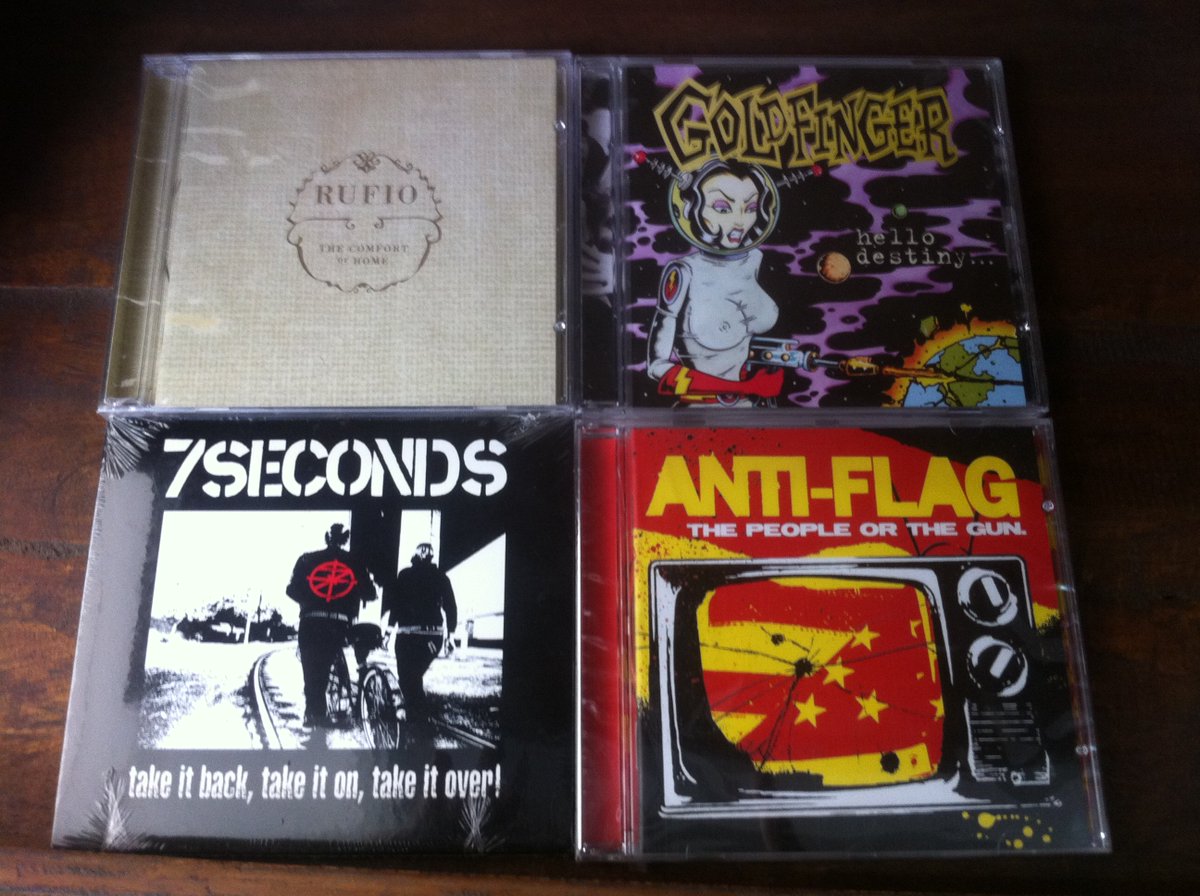 relicstation's tweet photo. Available instore & online ..
IDR.175k
#Rufio #Goldfinger #sevensecond #Antiflag https://t.co/i1lUEy6tTf