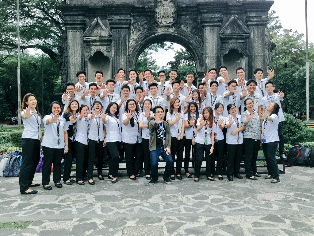 jrdndj's tweet photo. "itago niyo ang mga cell phone niyo" #hasht5 #2ISA https://t.co/HHAabG3552