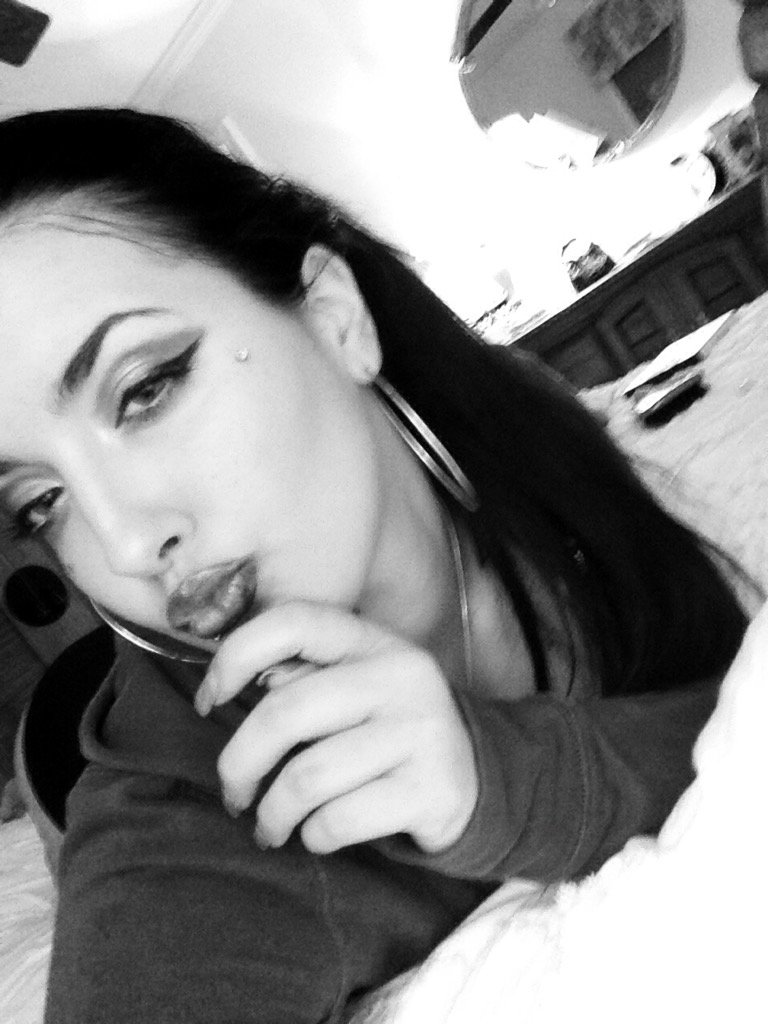 _baaaay tweet picture