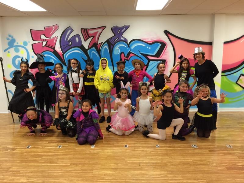 _5678DANCE's tweet photo. More Halloween Fun! 🎃 https://t.co/qMN65nT8sO